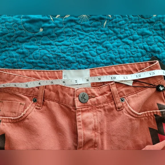 OneTeaspoon Burnt Jean Shorts -22 - Picture 6 of 9